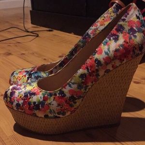 Floral wedges